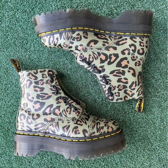NWT Dr. Martens Sinclair Platform Boot Leopard Print Khaki Green 6 - Picture 12 of 14